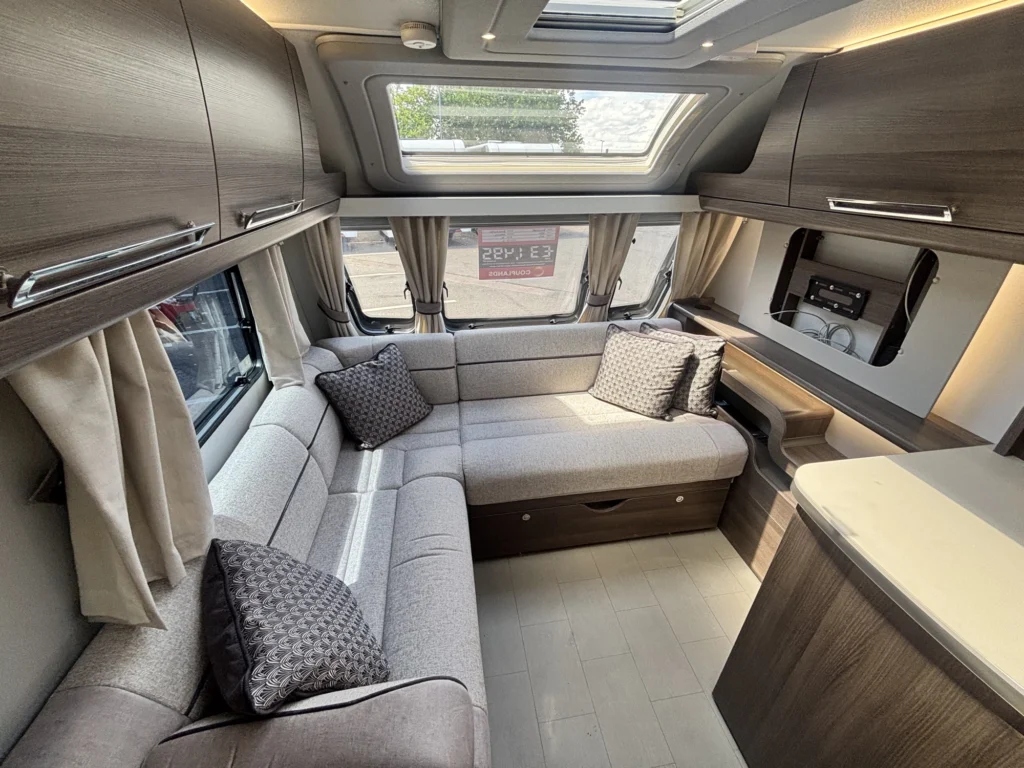 2000 Buccaneer Barracuda