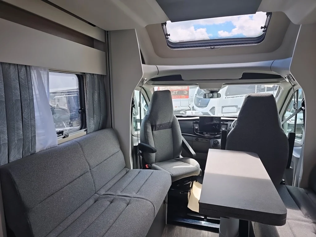 2000 Swift Voyager 505
