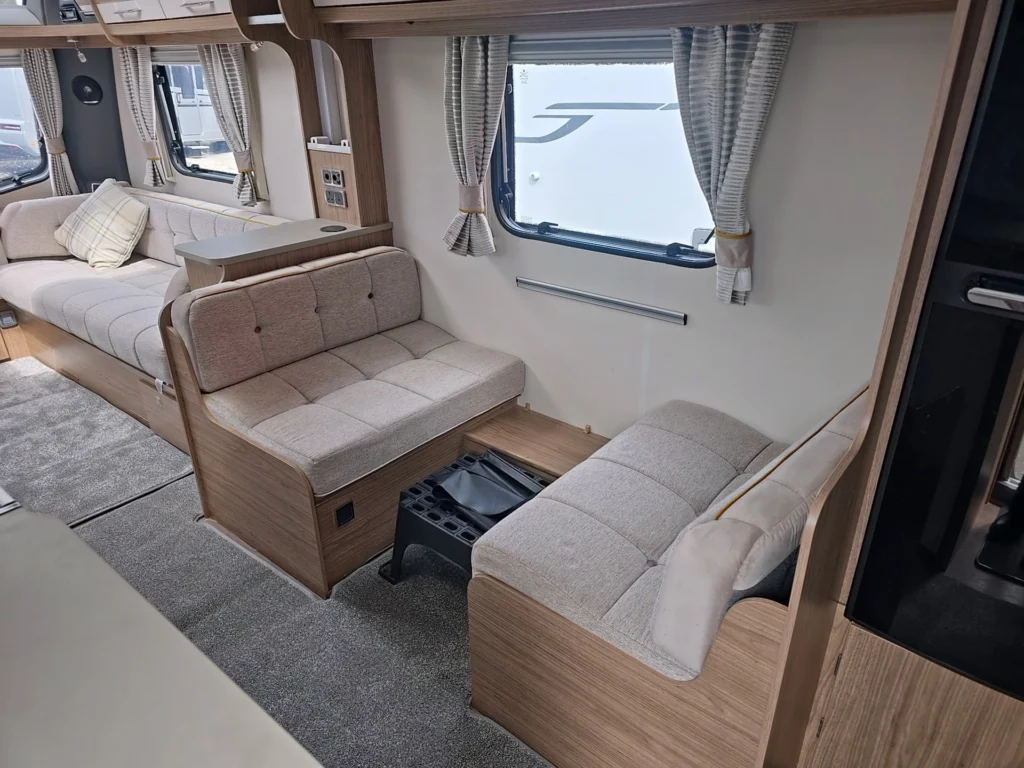 2000 Coachman Vip