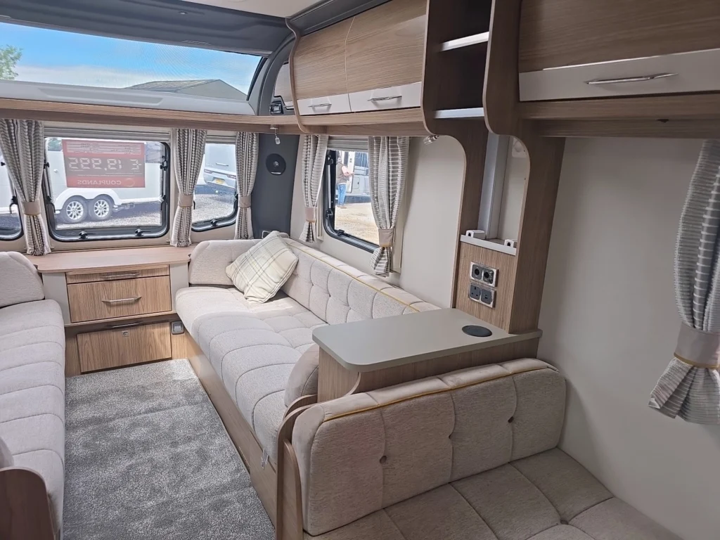 2000 Coachman Vip