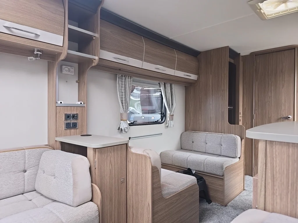 2000 Coachman Vip