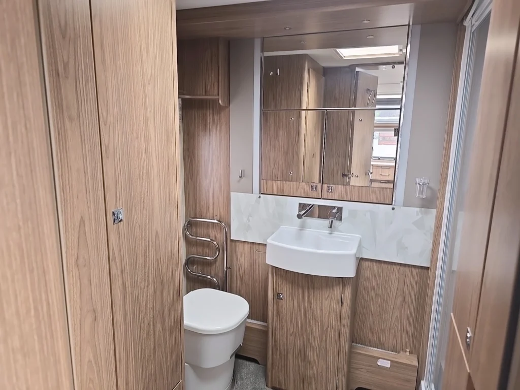 2000 Coachman Vip