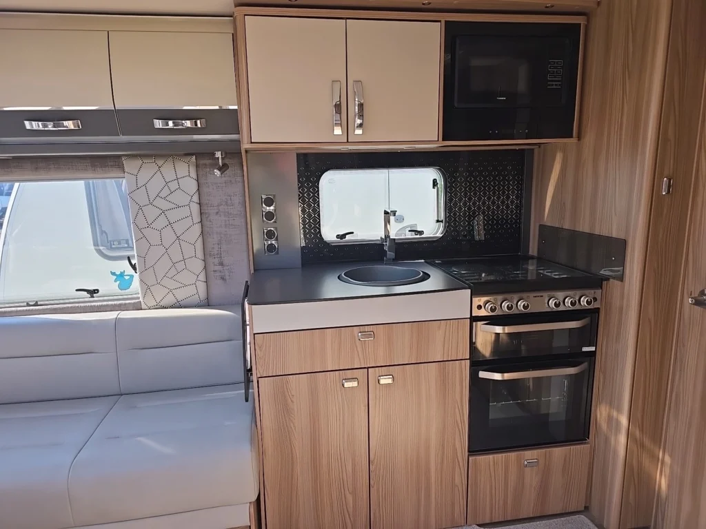 2000 Bailey Used 2022 Elegance 850 Grande