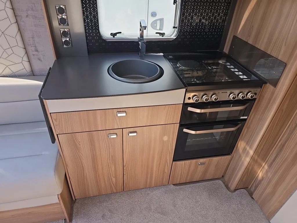 2000 Bailey Used 2022 Elegance 850 Grande