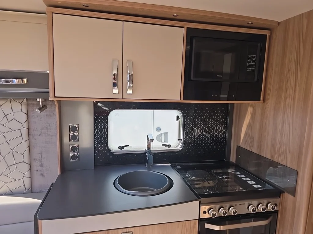 2000 Bailey Used 2022 Elegance 850 Grande