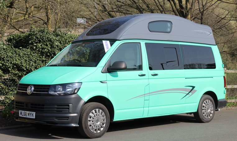 Volkswagen T6 LWB - Exterior - Front