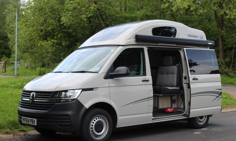 Volkswagen T6.1 SWB - Exterior - Side
