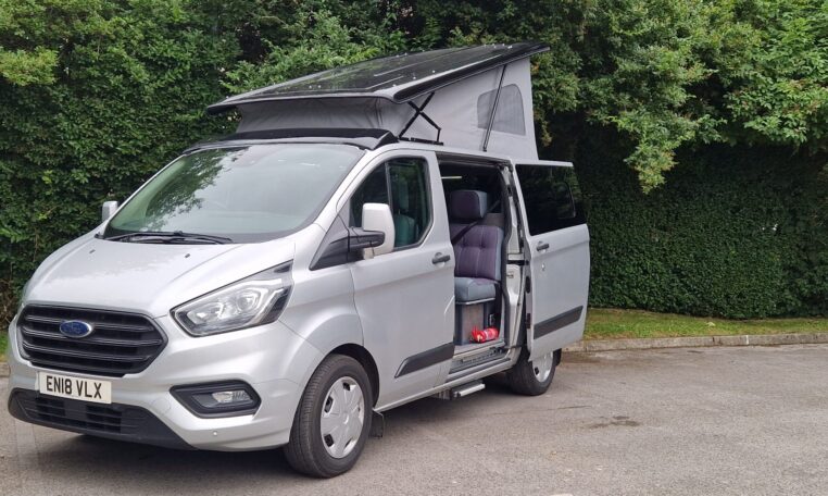 Ford Transit SWB - Exterior - Front