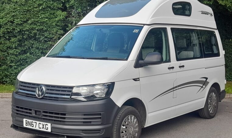 Volkswagen T6 SWB - Exterior - Front