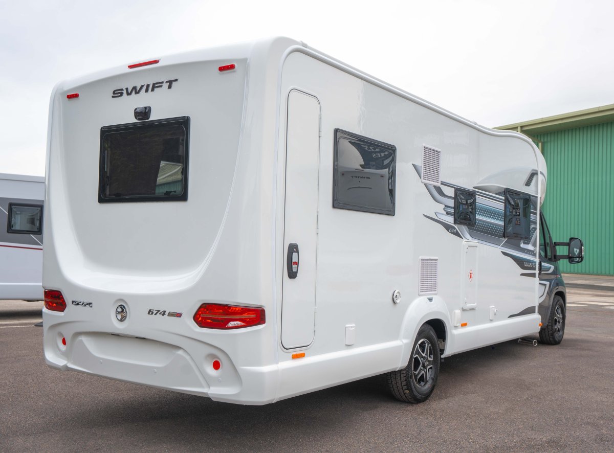 Fiat Swift Escape 674 (2024) 180BHP Automatic 6-Berth Motorhome
