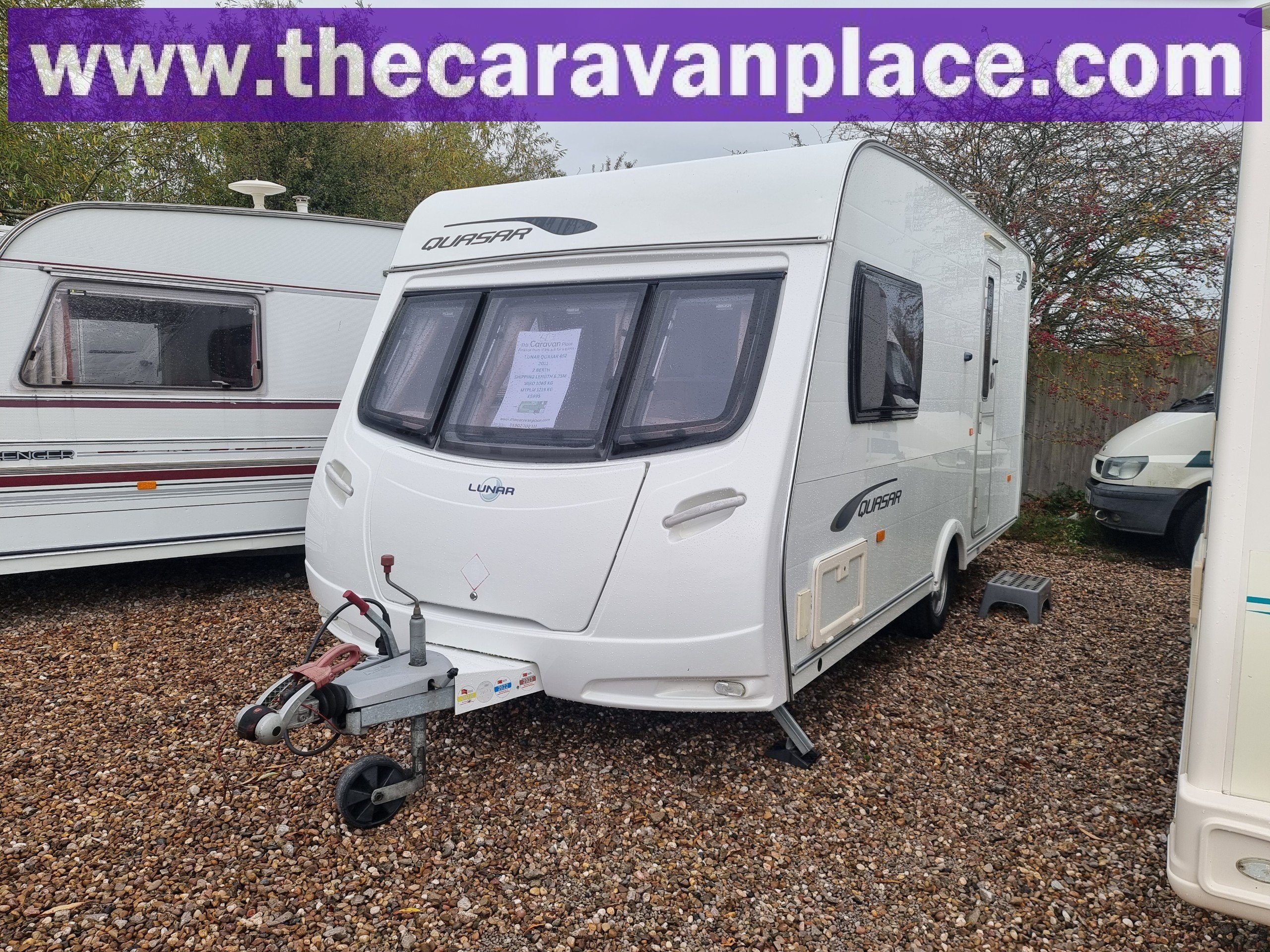 2011 Lunar Quasar 462 - Lightweight 2-Berth with End Washroom