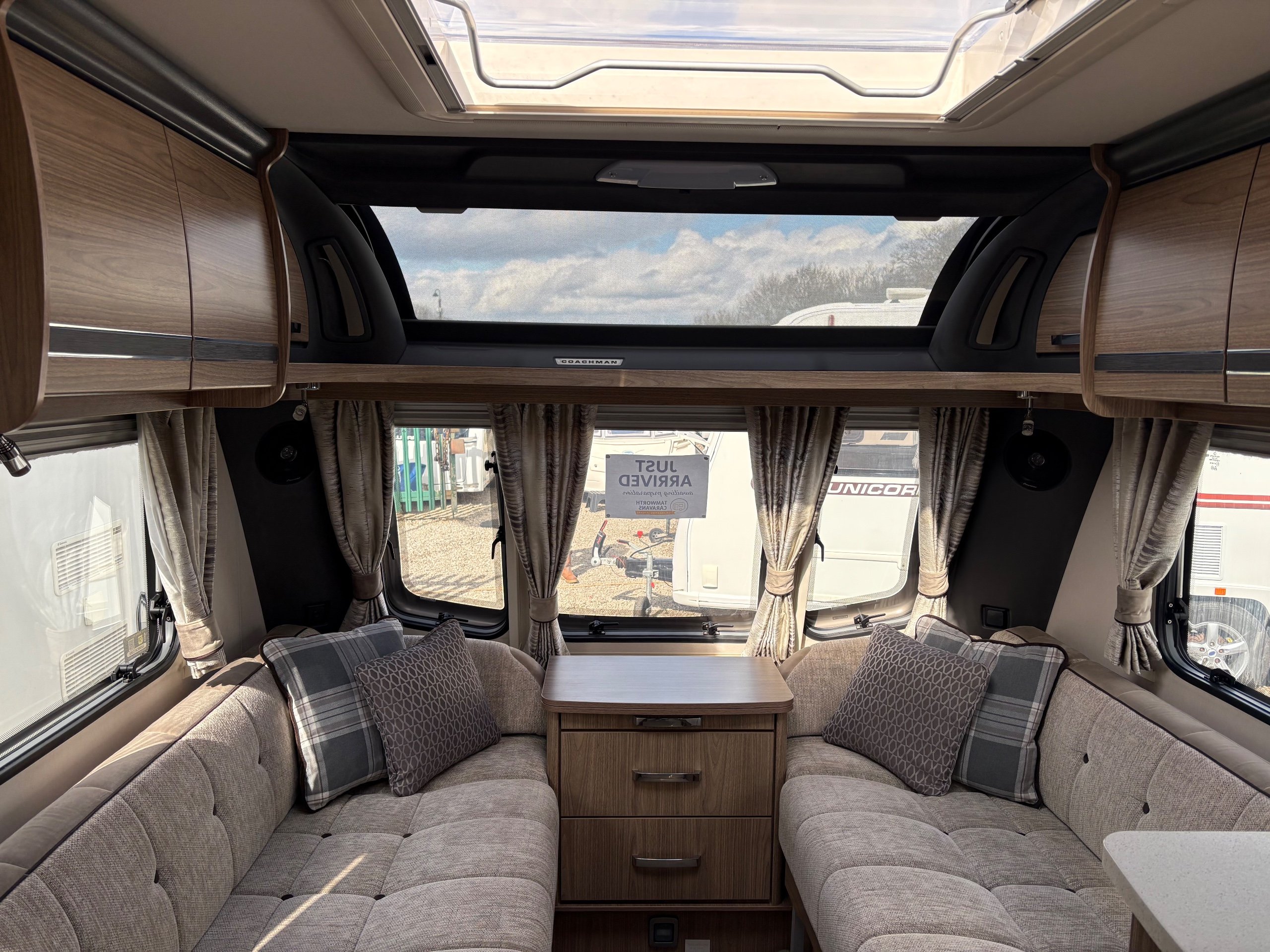 2017 Coachman Vip 565