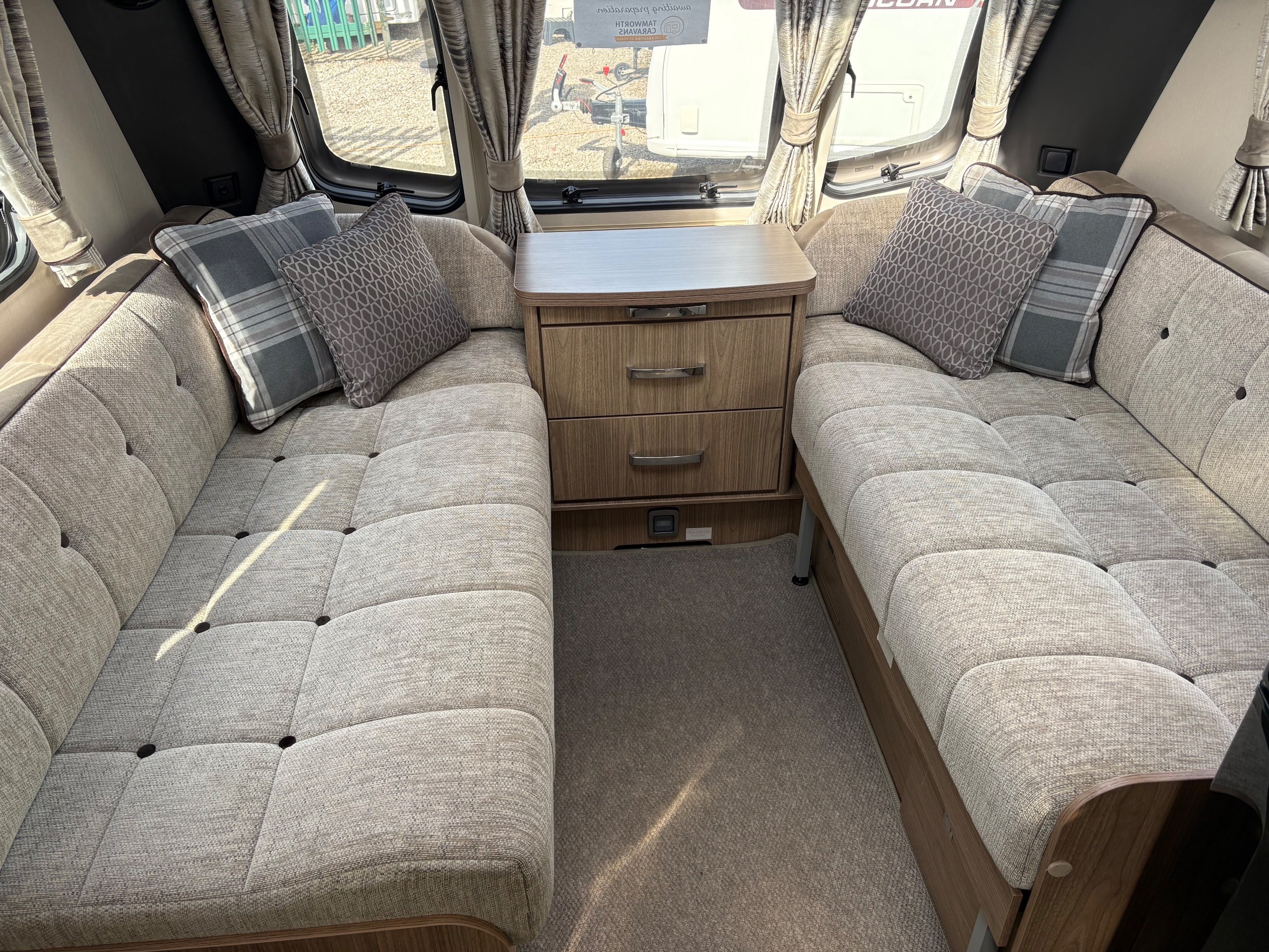 Coachman VIP 565