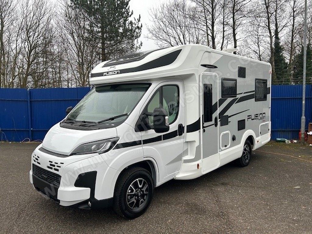 2025 MCLOUIS FUSION 330