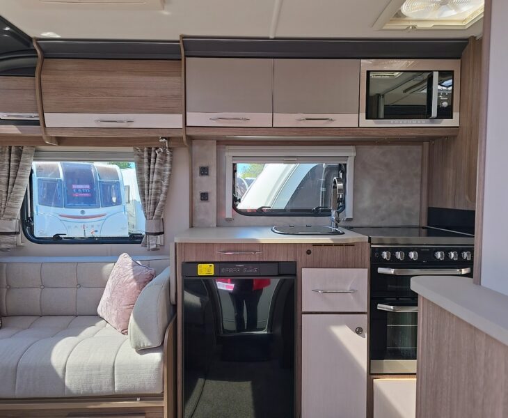 Coachman Vip 565