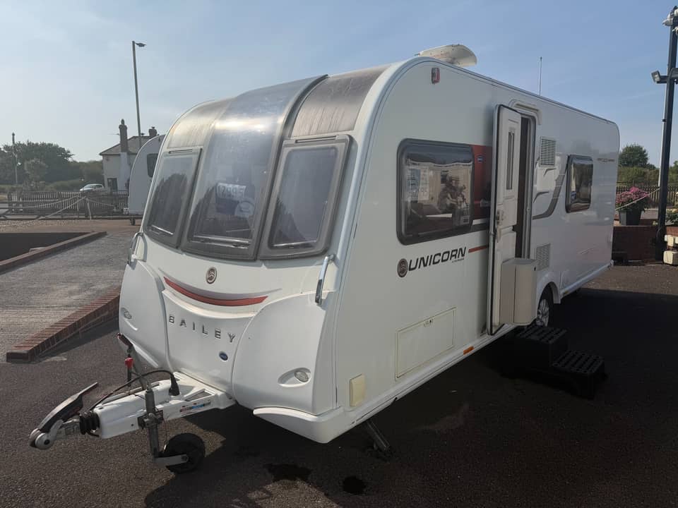 Bailey Unicorn Cadiz - Exterior - Front