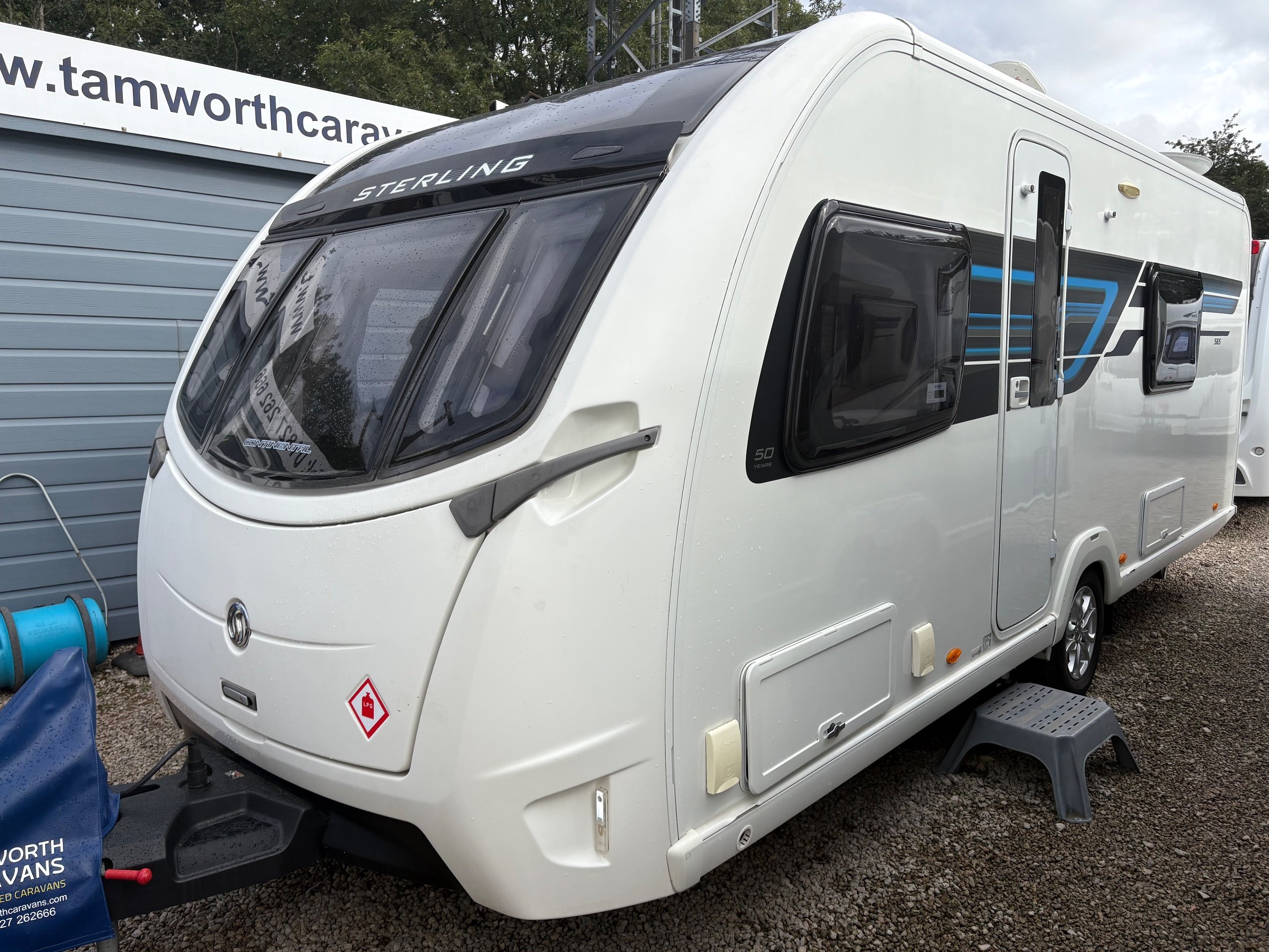 2015 Sterling Continental 4-Berth Caravan with End-Washroom