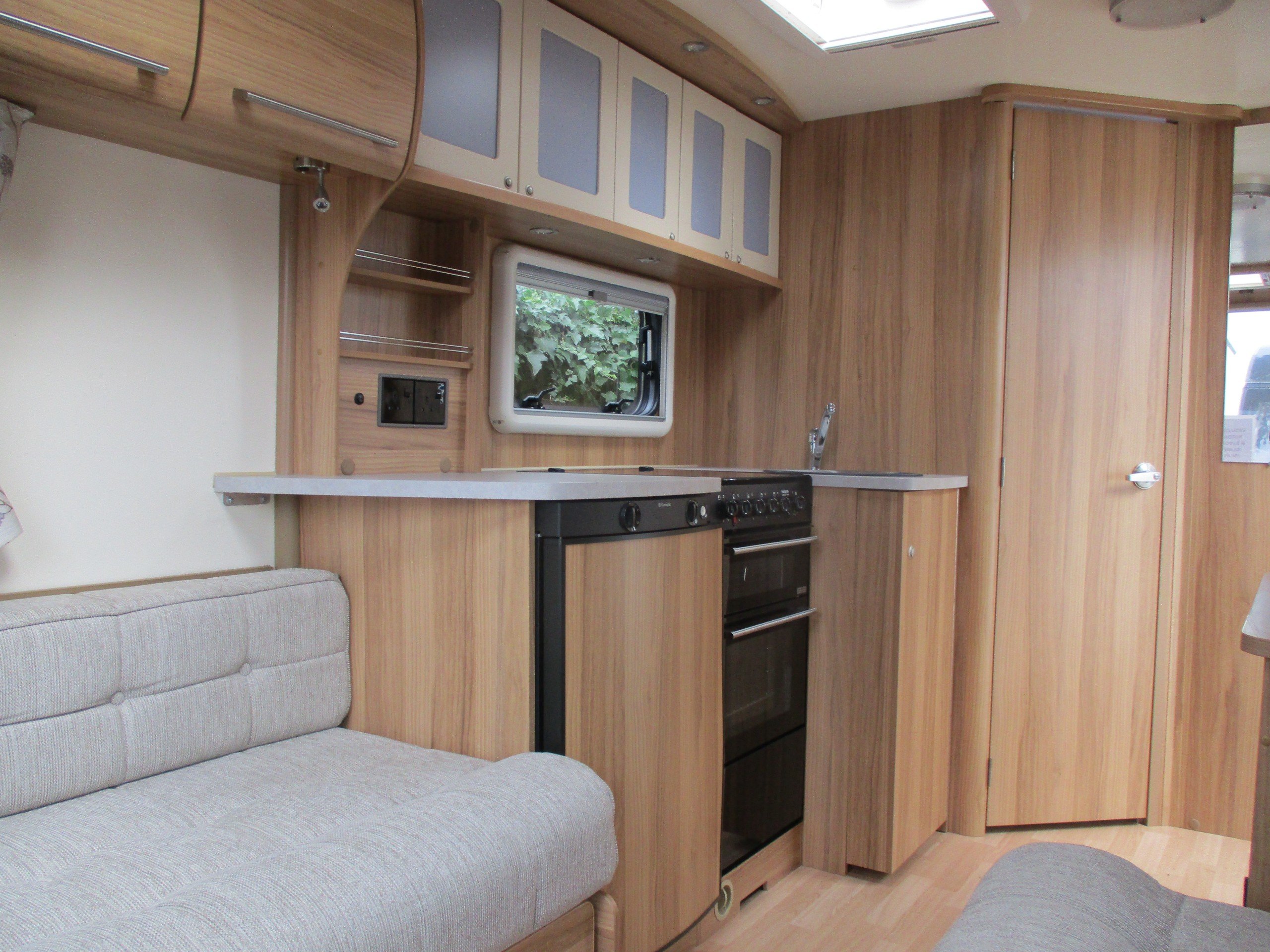 2015 Bailey Pegasus GT65 Genoa 2-Berth Caravan with Motor Movers