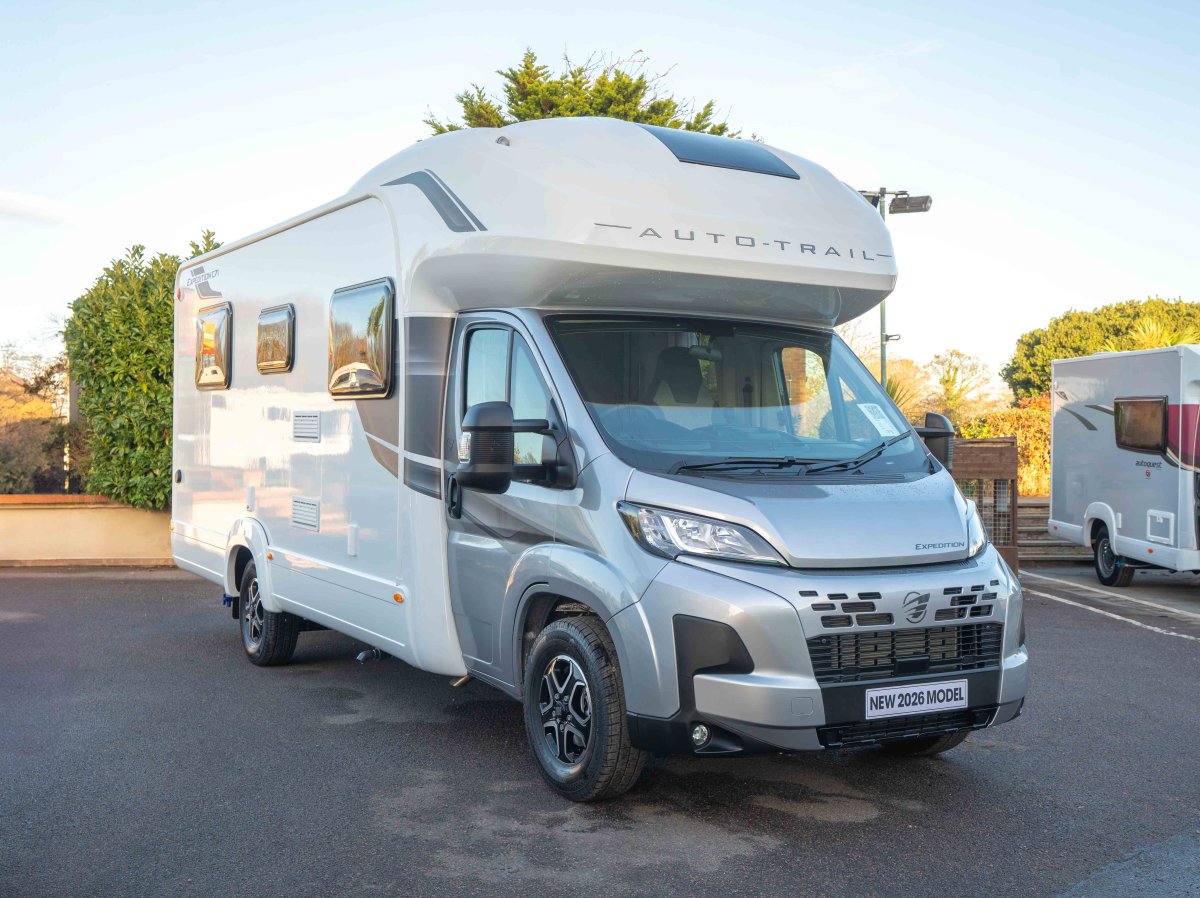 Auto-Trail Expedition C71 140BHP Auto