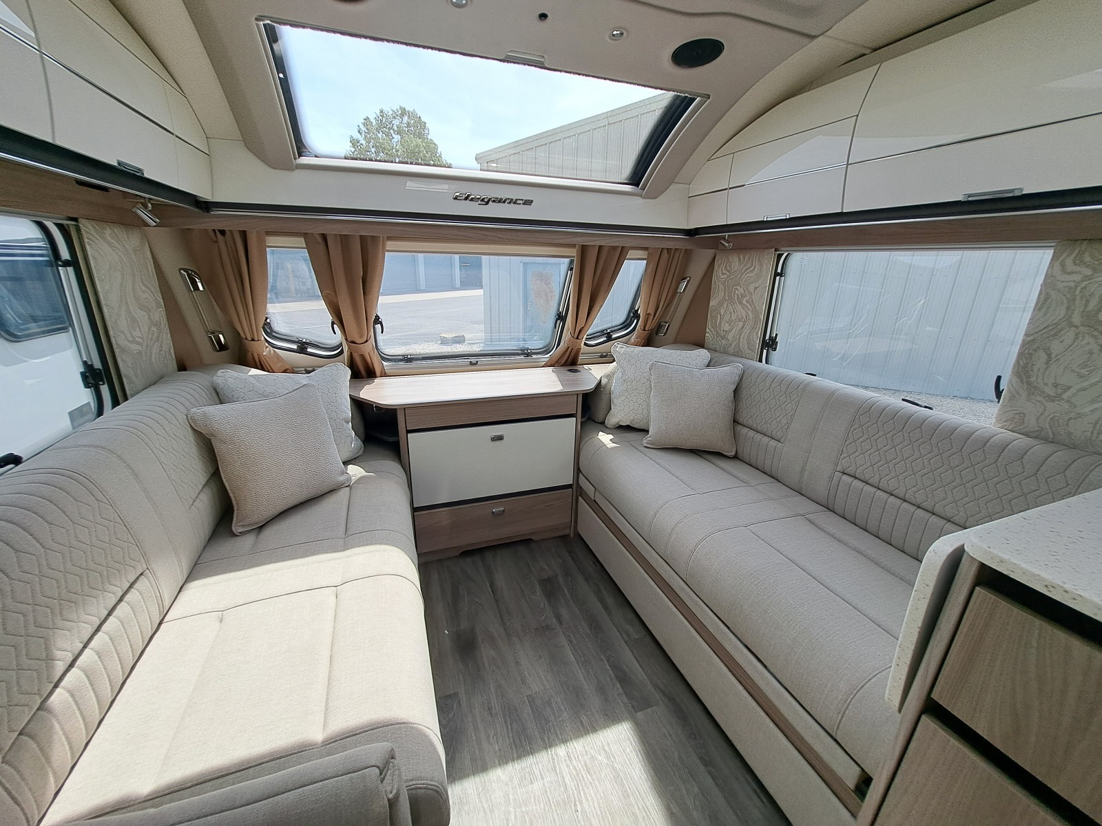 Swift Elegance 845