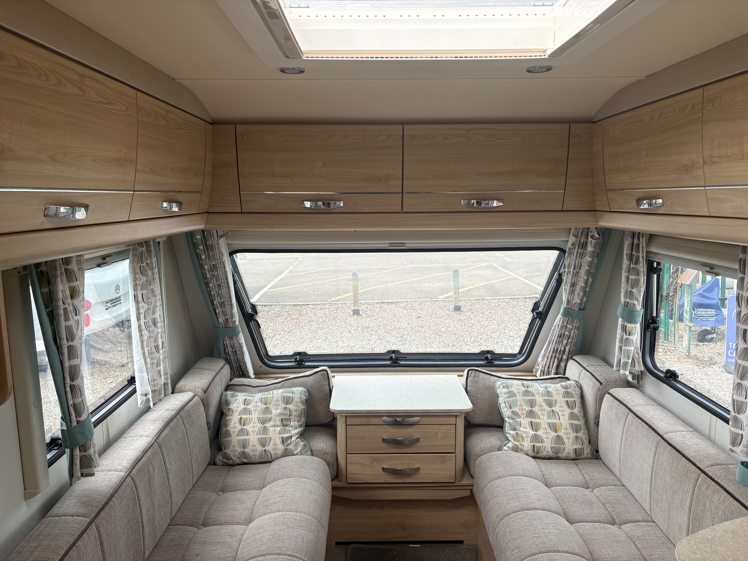 Elddis Xplore 402