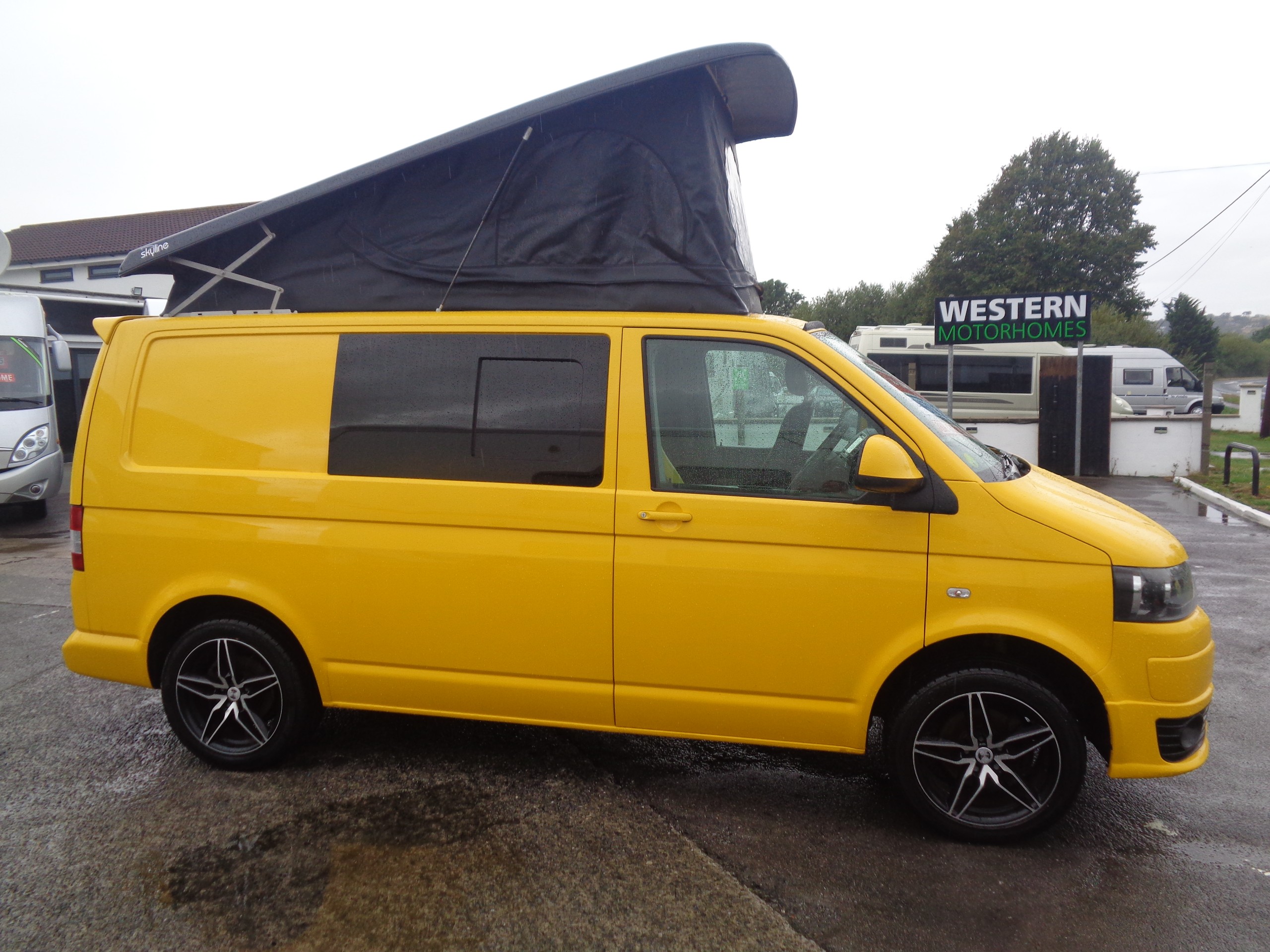 Volkswagen Transporter 2+2 Berth VW Camper Van