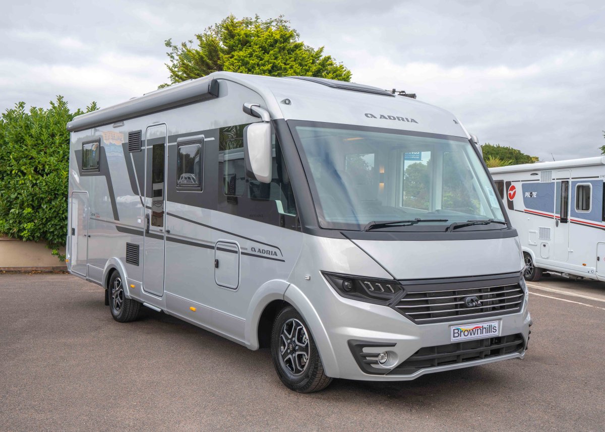 Adria Sonic Supreme 700 DL 180BHP Auto