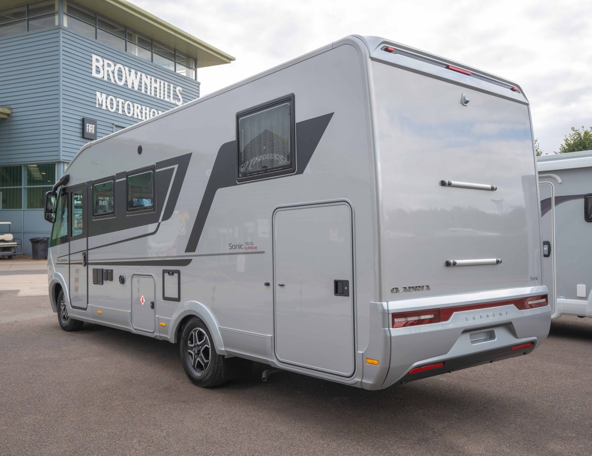 Adria Sonic Supreme 700 DL 180BHP Auto