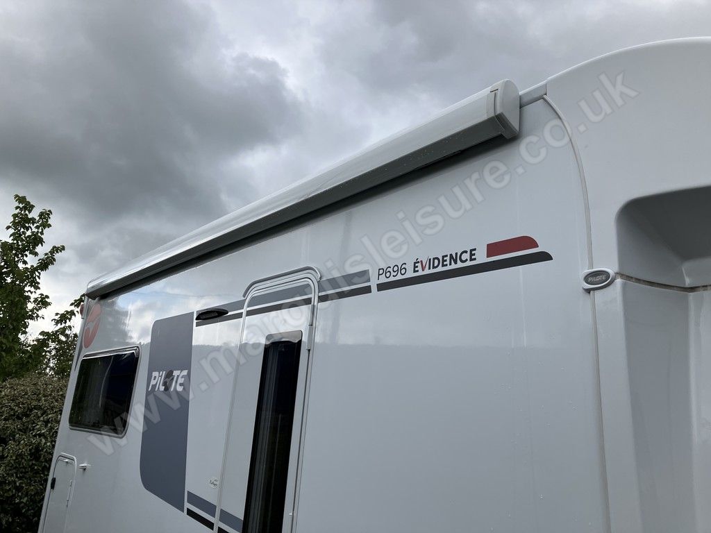 2023 Pilote 696 U