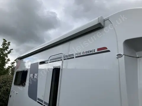 2023 Pilote 696 U