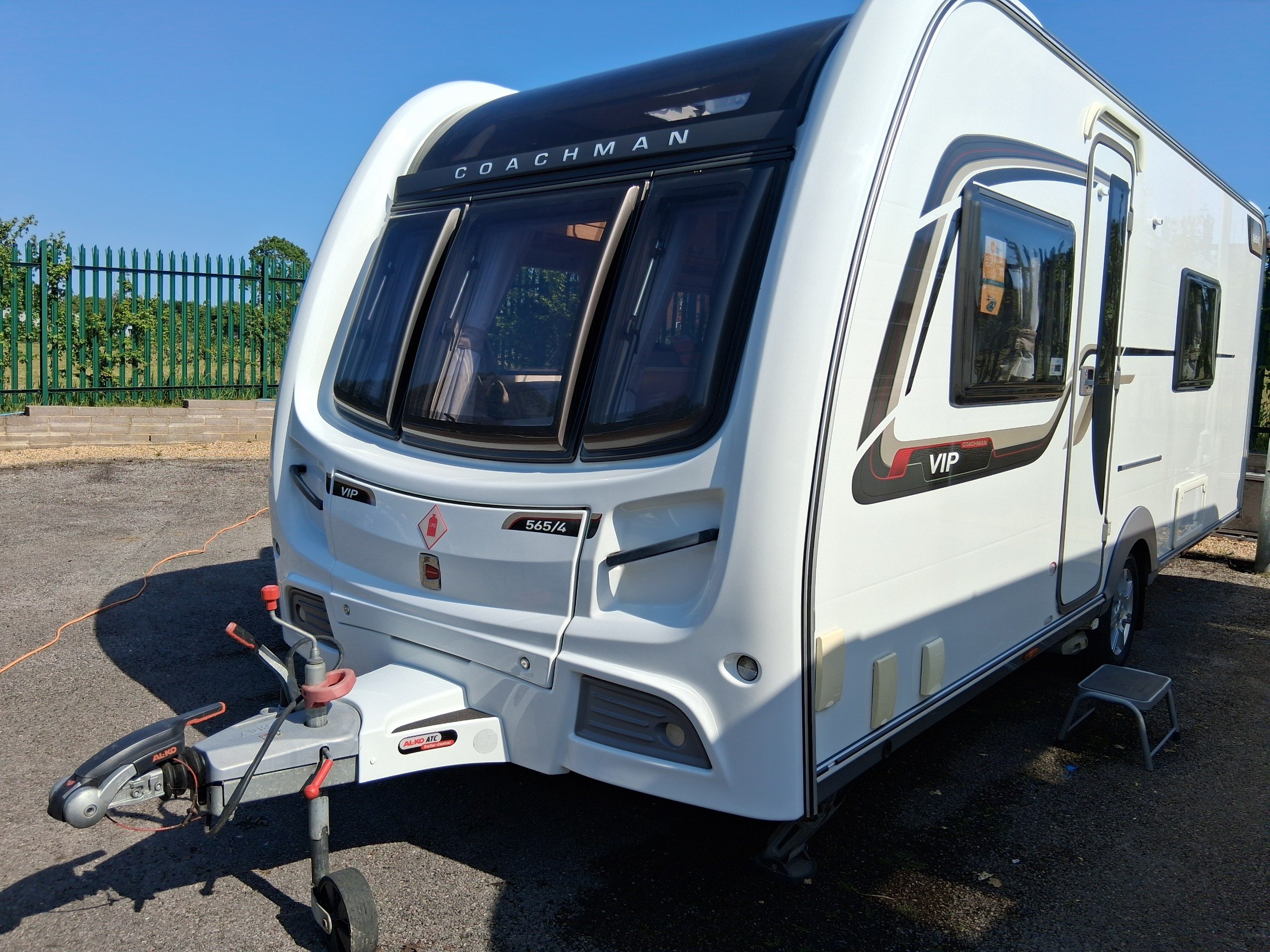 Coachman Vip 565