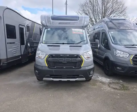 2000 Swift Trekker
