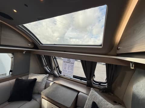 2026 Swift Challenger 560