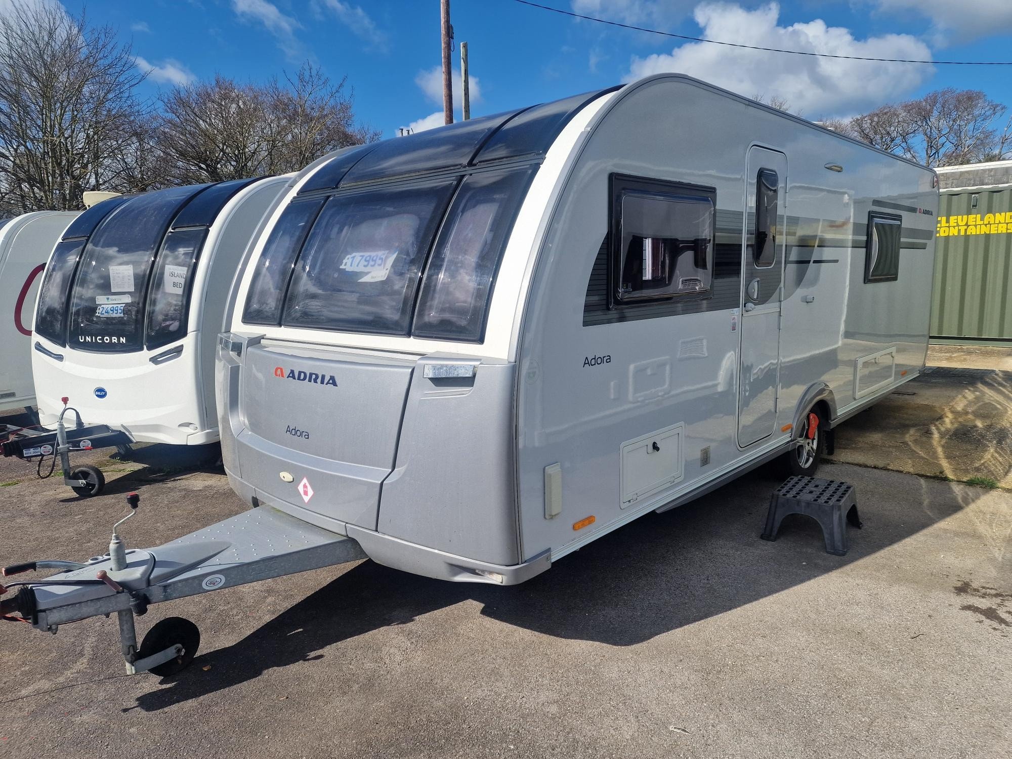 2019 Adria Adora