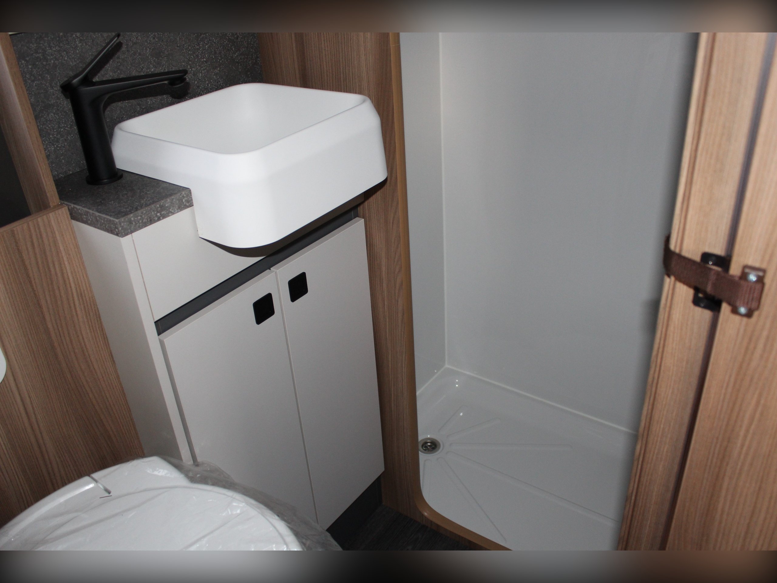 Auto-Trail Excel 620s Chrome Blue