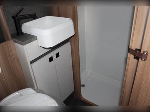 Auto-Trail Excel 620s Chrome Blue
