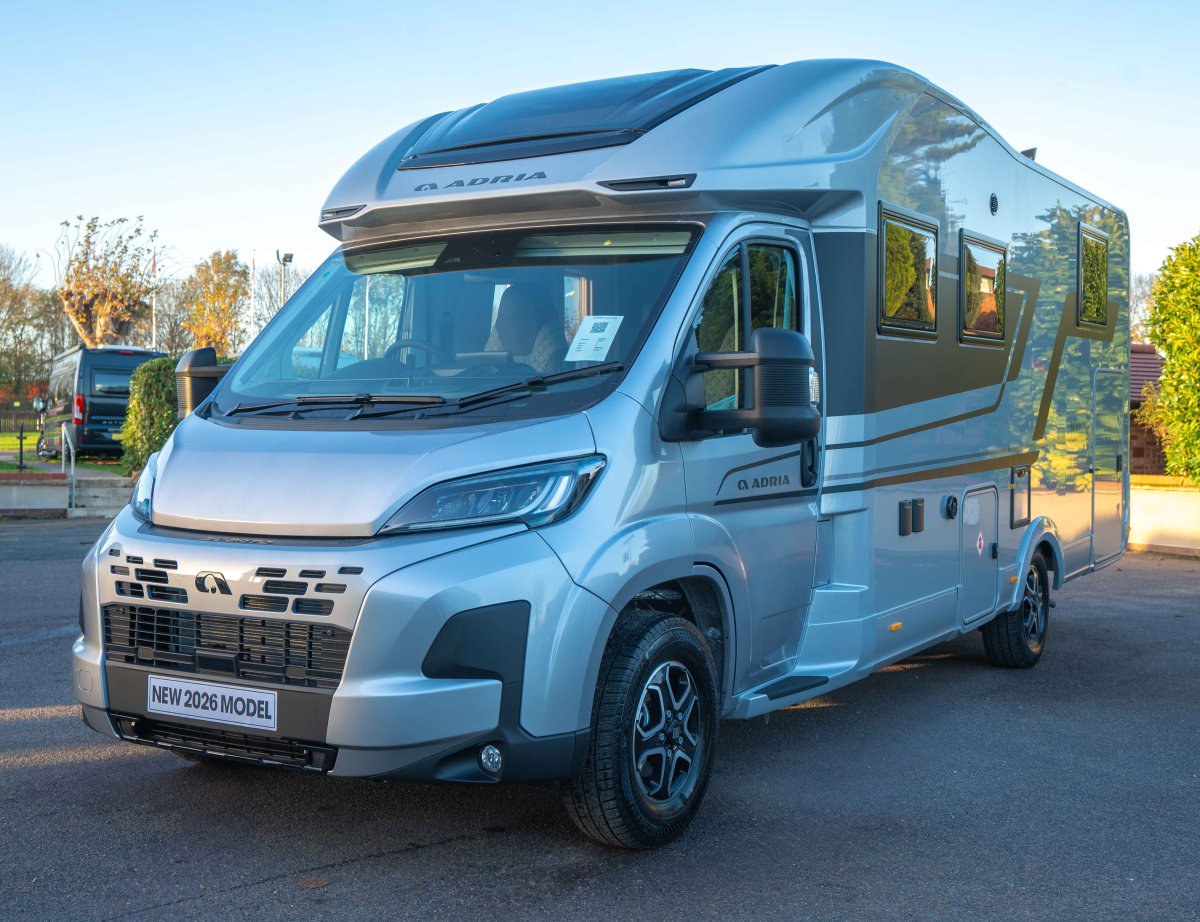 Fiat Adria Matrix Supreme 670 DL 180BHP Auto