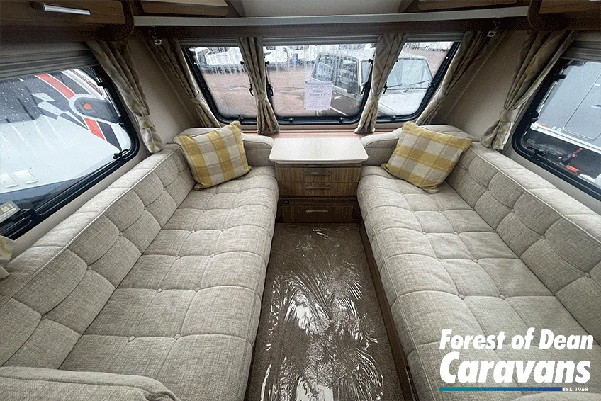 Lunar Clubman ES 2013 Used 3 Berth Caravan with End Washroom