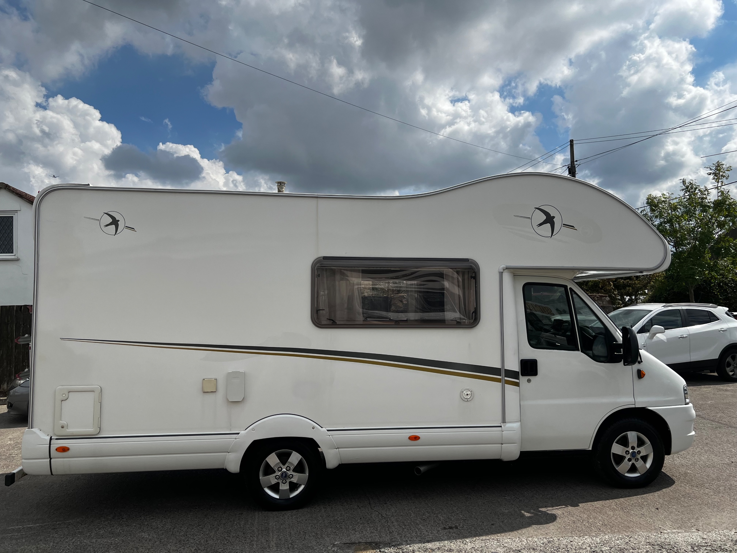 Swift Sundance 590RS ONE OWNER FROM NEW