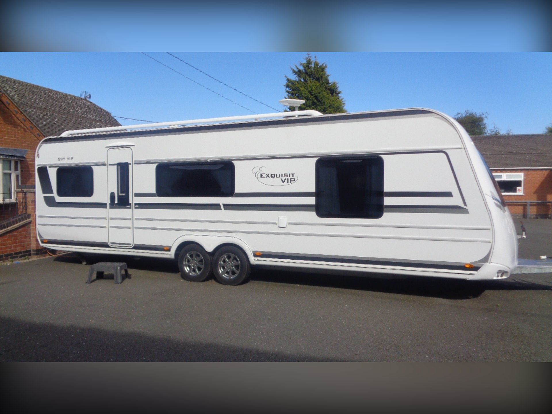 2018 LMC 695