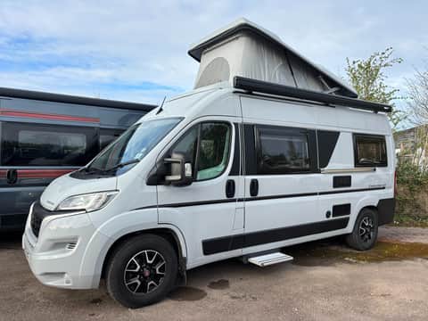 2022 Auto-Trail Expedition 67 Pop Top Campervan