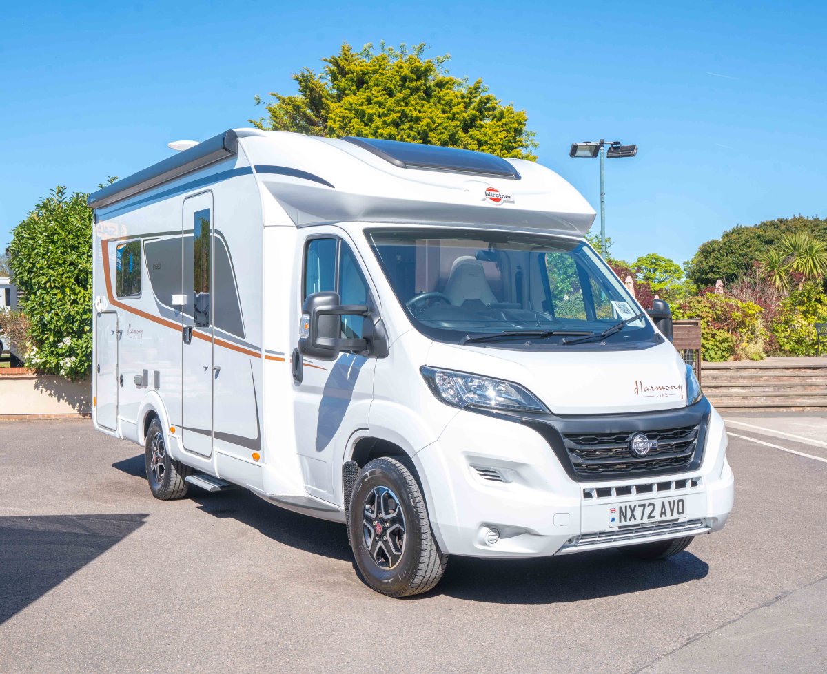 Bürstner Lyseo Harmony 644 G 140BHP Auto