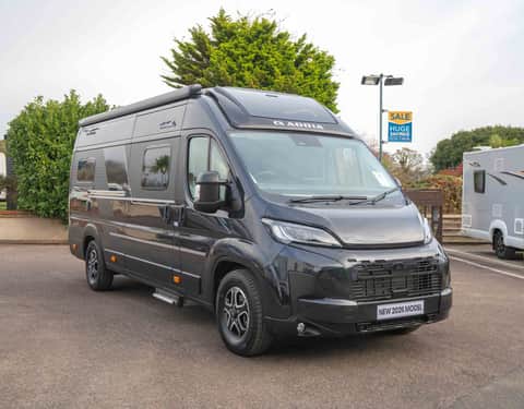 Adria Twin Supreme 640 SGX 140BHP Auto