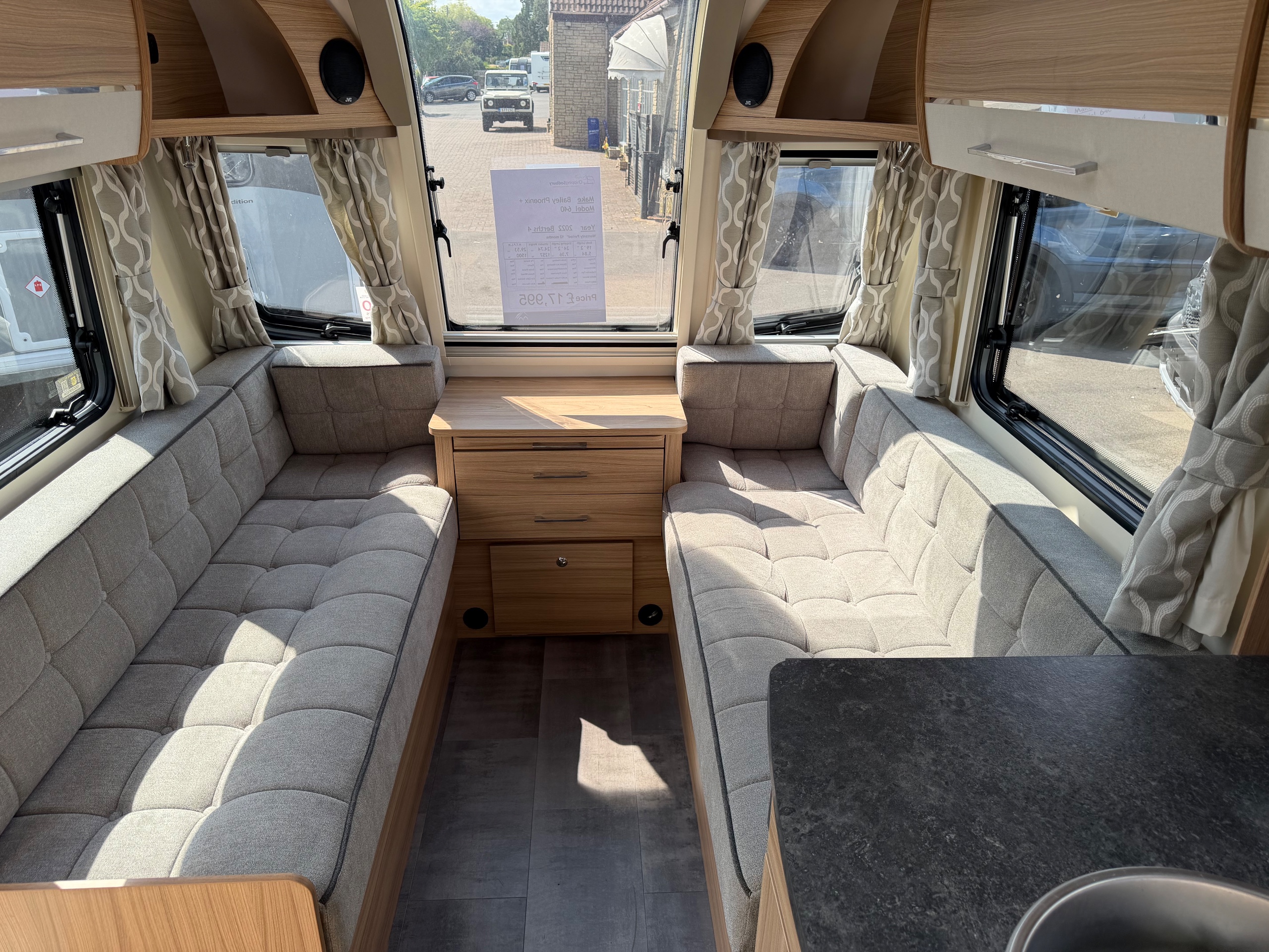 Bailey Phoenix 640