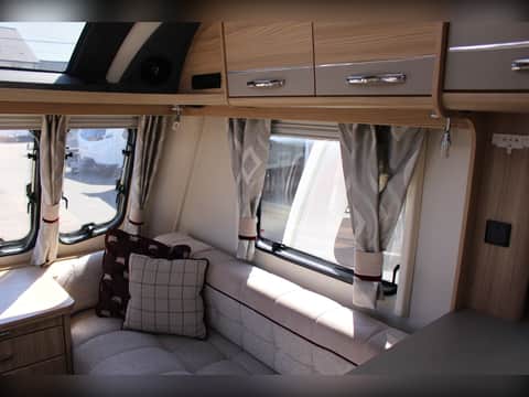 Coachman Pastiche 545