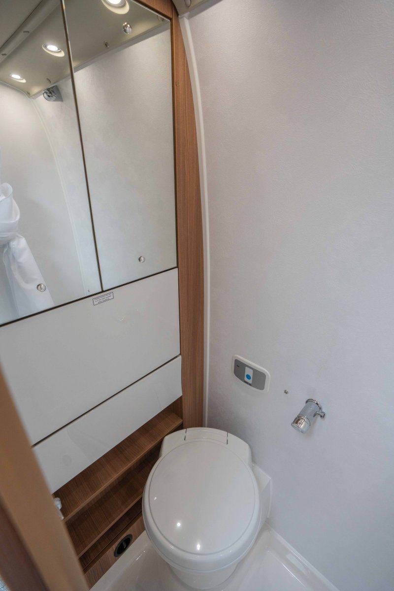 Auto-Trail V-Line 540 SE 140BHP