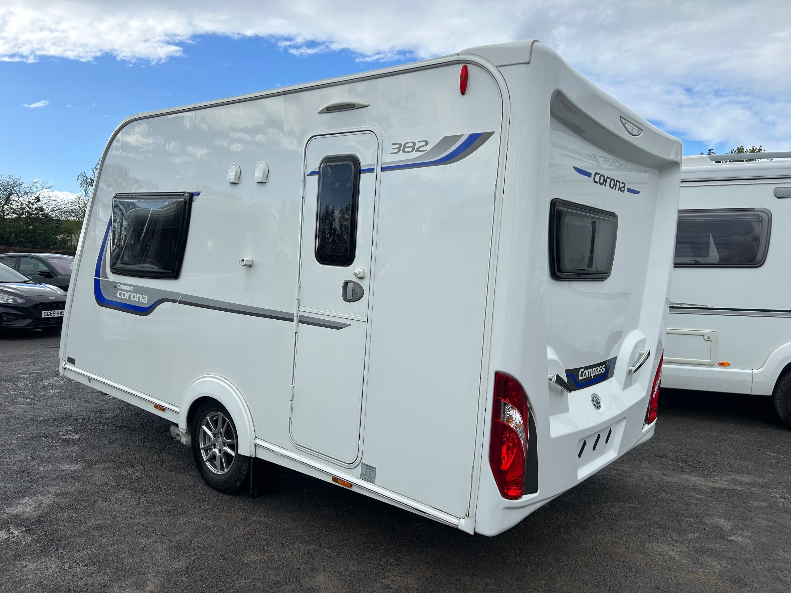 2015 Compass Corona 382