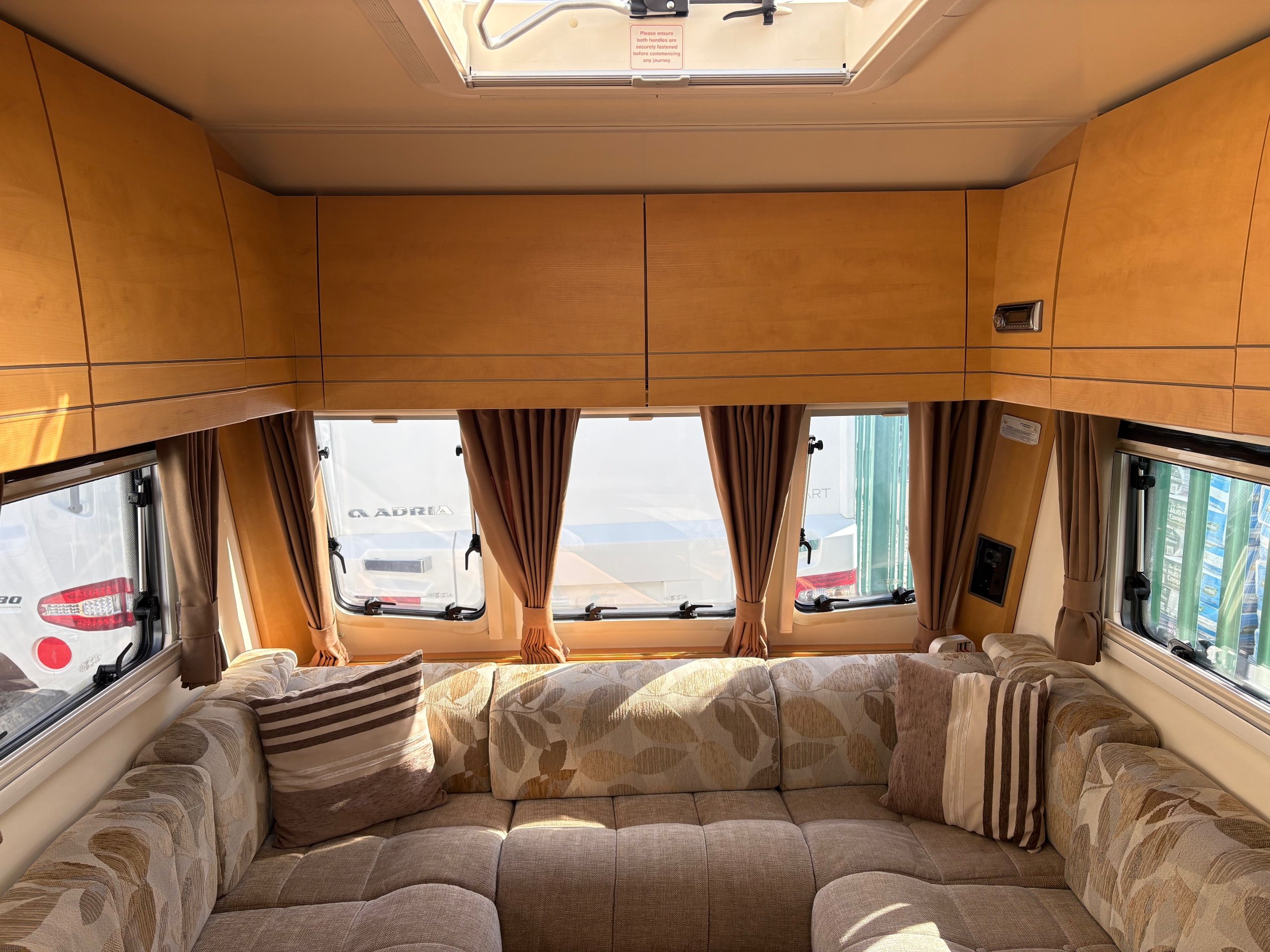 Bailey Olympus 525 2010 5 Berth Double Dinette Caravan