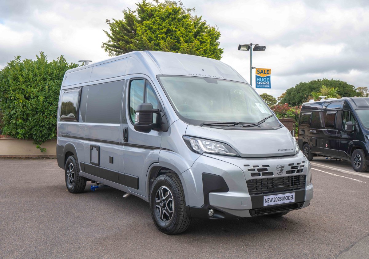 Auto-Trail Expedition 54 140BHP Auto