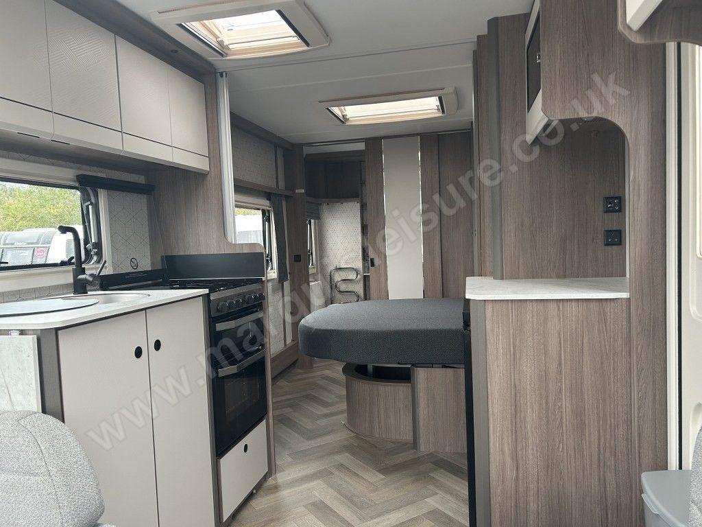 COACHMAN ACADIA 575